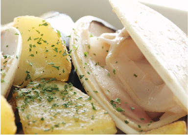 鹿島灘はまぐりとジャガイモのバター炒め