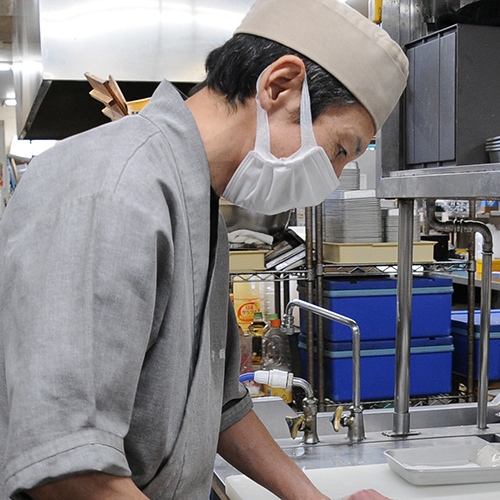 回天寿司　一平鮨　山本店長