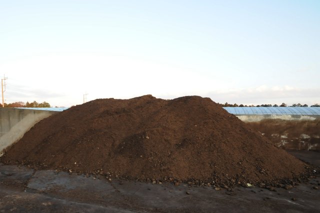 たい肥の山