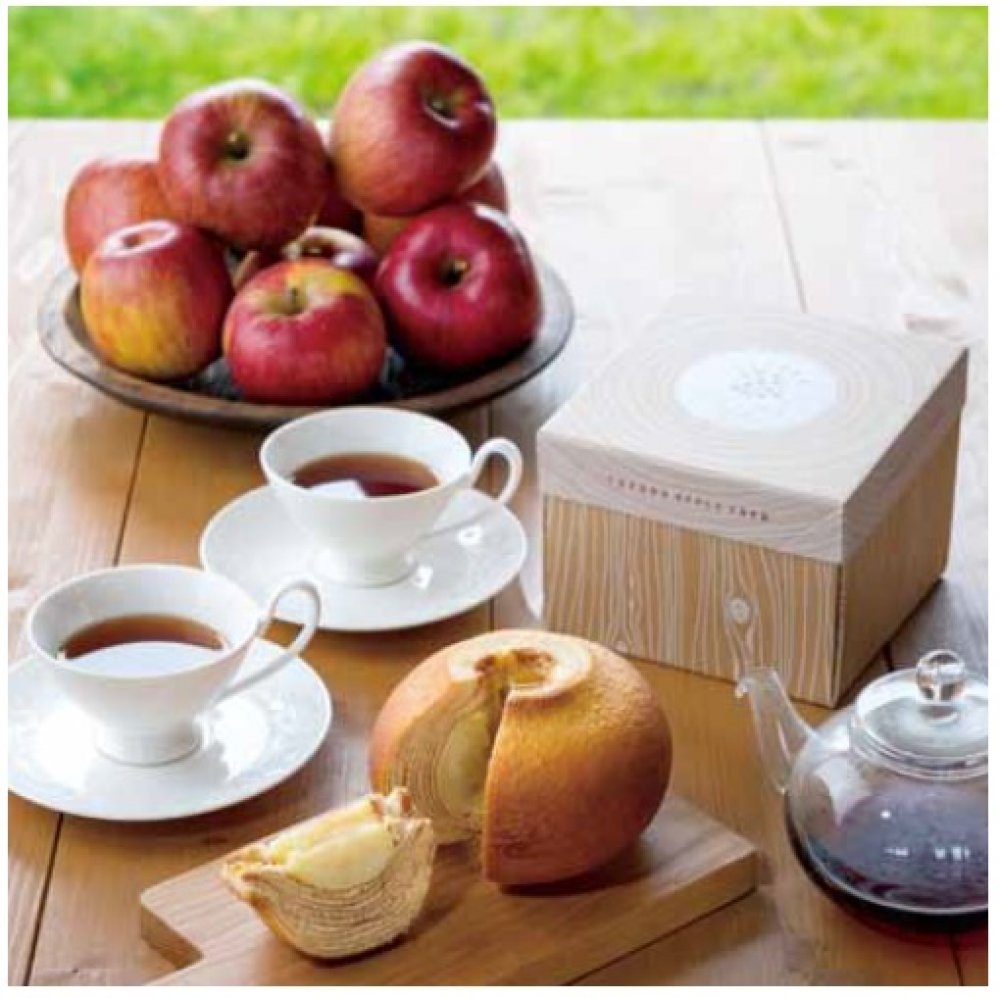 りんごまるごとバウムクーヘン