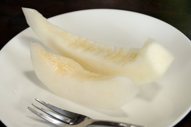 カットしたキンショーメロン