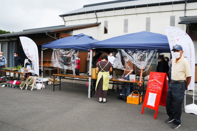 いぃ那珂マルシェの様子