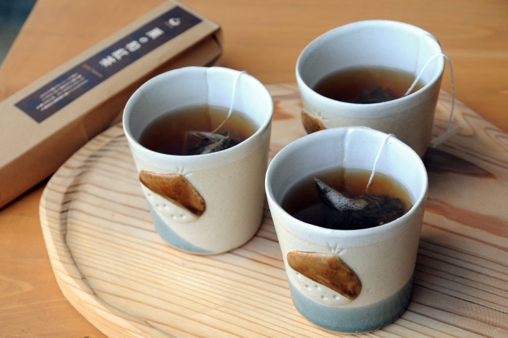 ▲ドライマロンと奥久慈紅茶の茶葉を使った入やなわぁ工房の新商品「栗の和紅茶」。参加者からは「すごくおいしい！すぐ買いたい」といった声も。