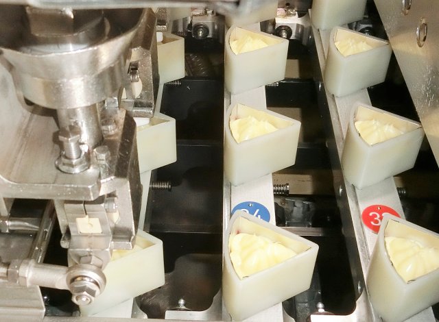 雪印メグミルク阿見工場 6Pチーズライン