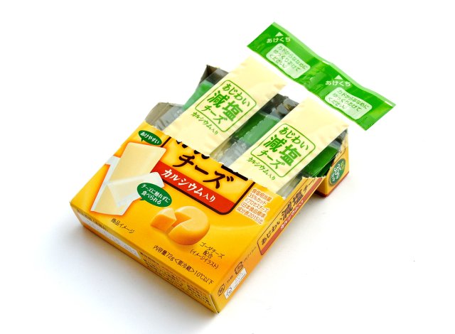 あじわい減塩チーズ 開けやすく、持ちやすい形状