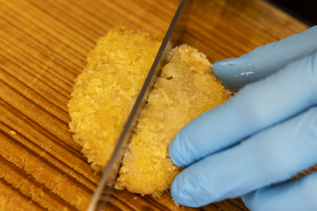 希少部位のとんかつはサクッとジューシーで一度試してみる価値あり！