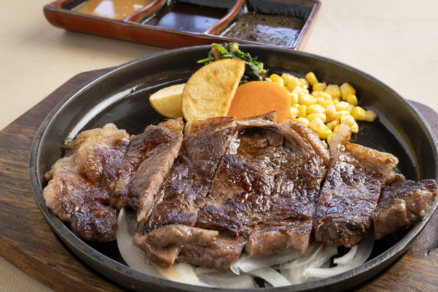 ボリュームたっぷりの常陸牛ステーキ！写真は150ｇの常陸牛サーロイン