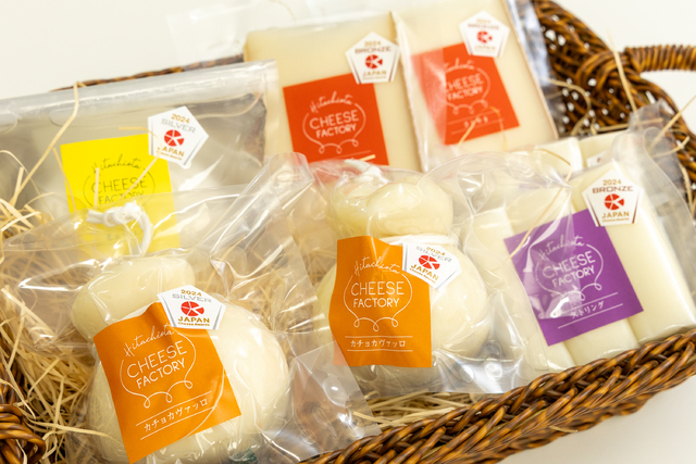 ひたちおおたチーズ（写真はフロマージュブラン以外の4種）