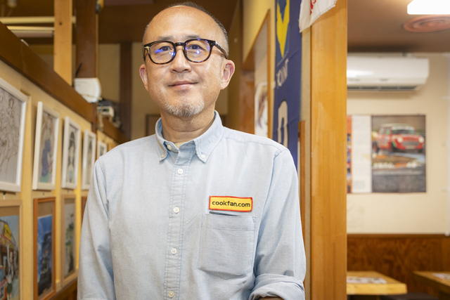 名物オーナーの常盤さん。店内POPやお店のメルマガも常盤さん自ら手掛けます。