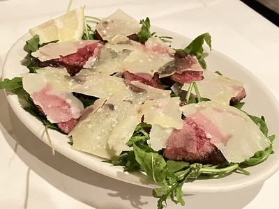 IL BALLOND'OR　②常陸牛イチボのタリアータ　〜炭火焼き ルーコラとパルミジャーノ～